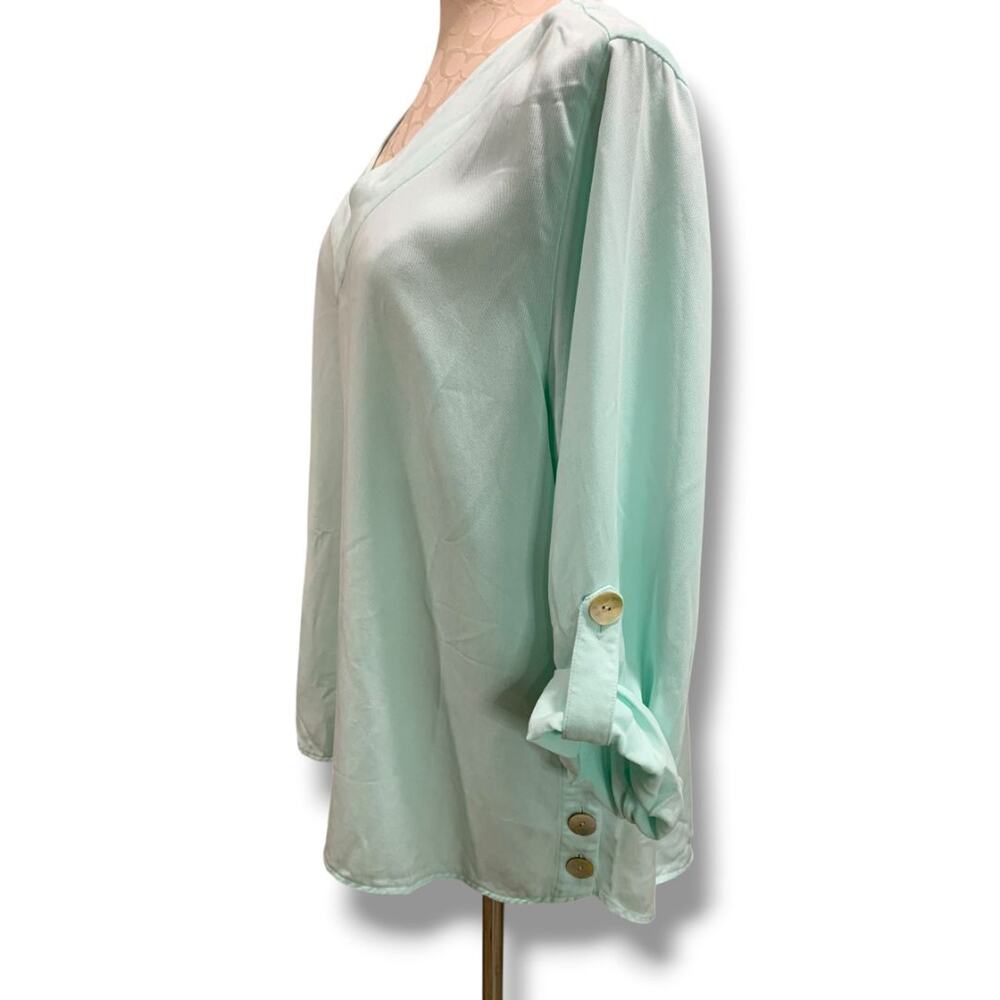 Size 1X Soft Surroundings Womens Aqua Pullover Blouse Shirt V-Neck Roll Tab - Picture 3 of 9